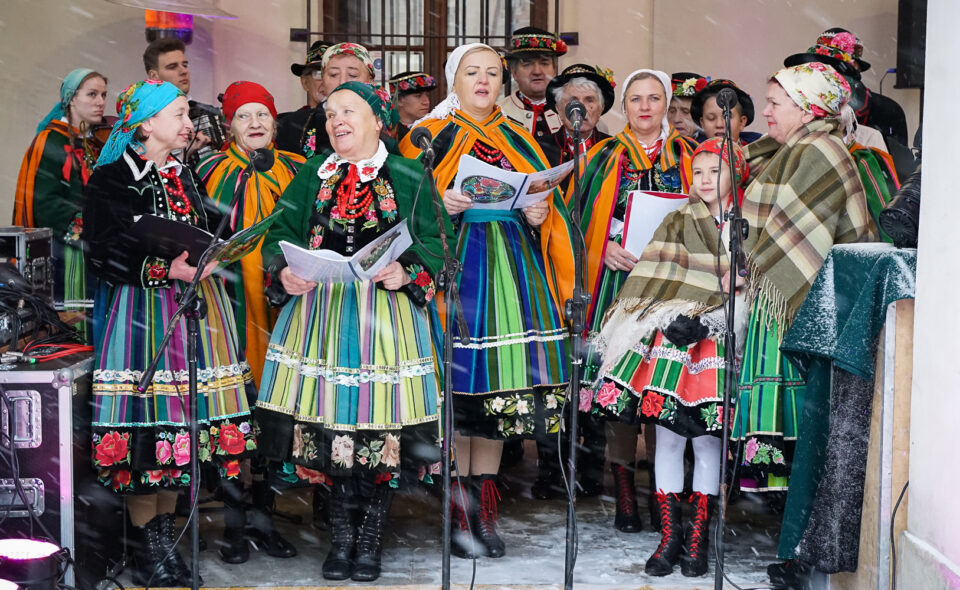 Jarmark Bożonarodzeniowy w śnieżnej odsłonie